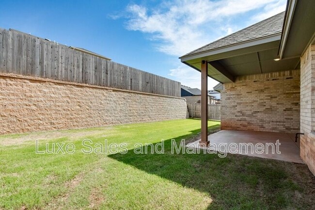 Building Photo - 6133 Frankie Lynn Ln