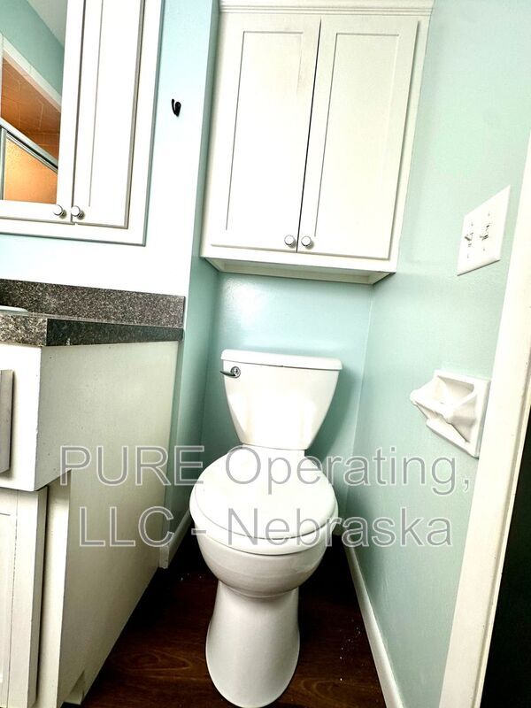 Building Photo - 20215 Pinkney St