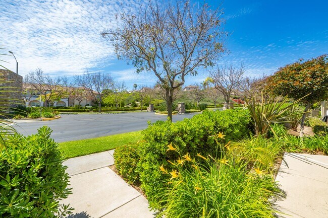 Building Photo - Amazing 3 Bedroom Condo available now! Chula Vista / Eastlake / Otay Ranch Area