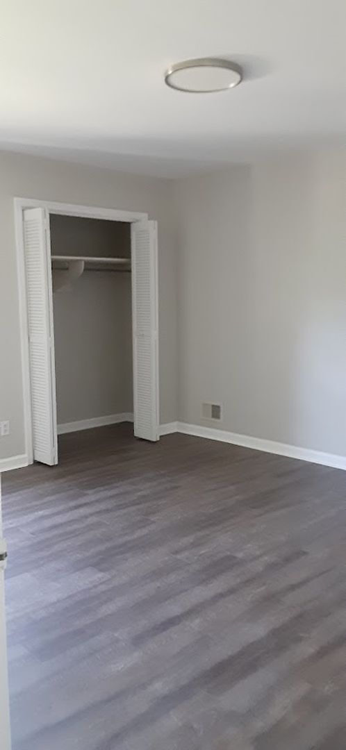 Building Photo - Lovely Three Bedroom Upgraded Home in Irmo...
