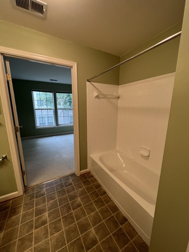 Building Photo - 500 Marshall Ct