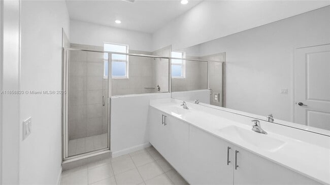 Building Photo - 5534 NW 27th Pl