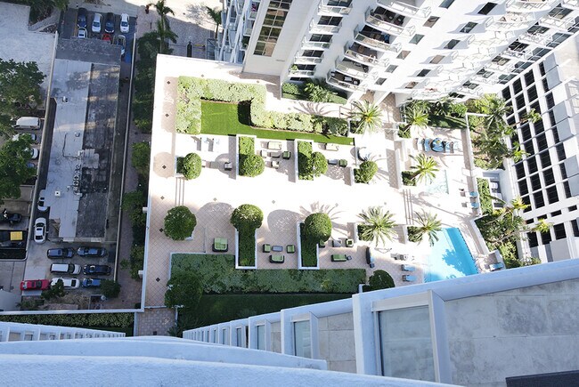 Building Photo - 1050 Brickell Ave