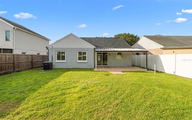 Building Photo - 1651 Palm Leaf Dr