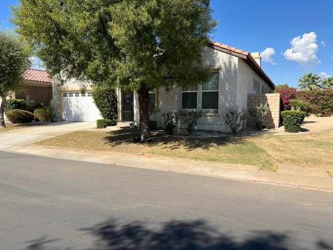 Building Photo - 59 Shoreline Dr