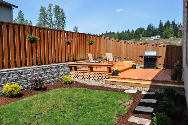 Building Photo - ? Beautiful 4-Bed, 3-Bath North Albany Hom...