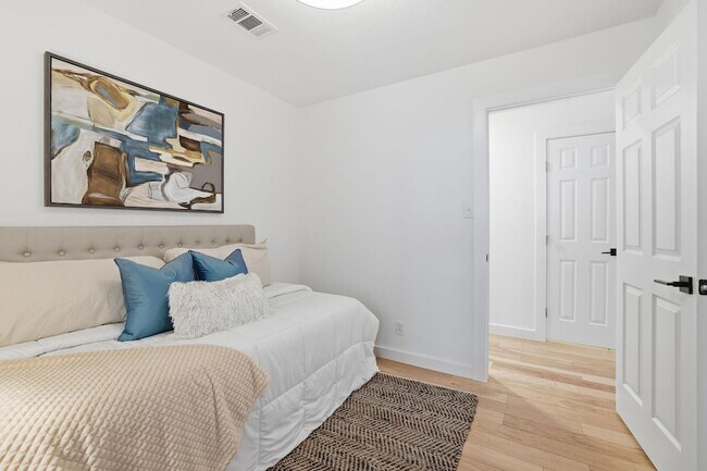 Building Photo - 2905 Brinwood Ave