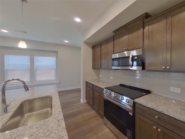 Building Photo - 8005 Calhoun Vly Dr