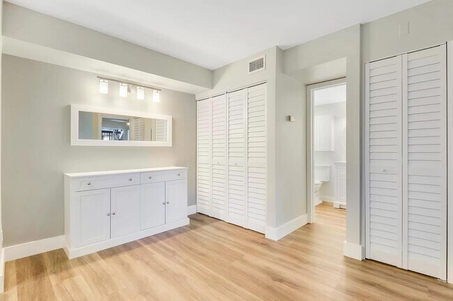 Building Photo - 6341 Chasewood Dr