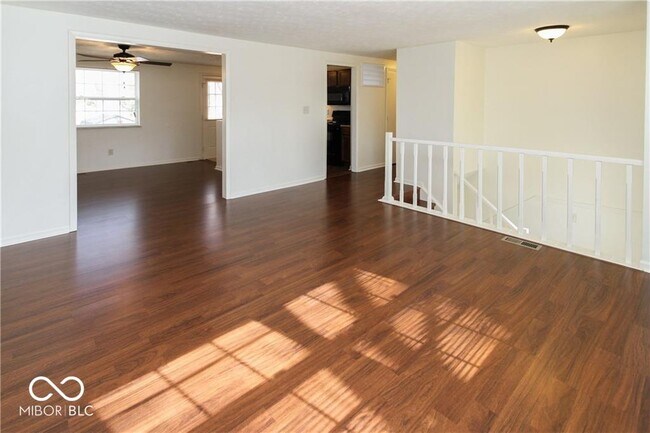 Building Photo - 7606 Home Dr