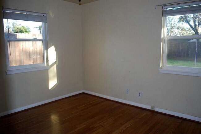 Building Photo - 6611 Housman