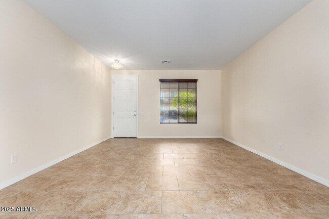 Building Photo - 5227 W Bent Tree Dr
