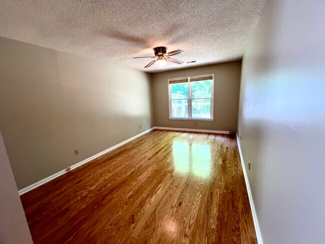 Building Photo - 4868 Cold Creek Ln