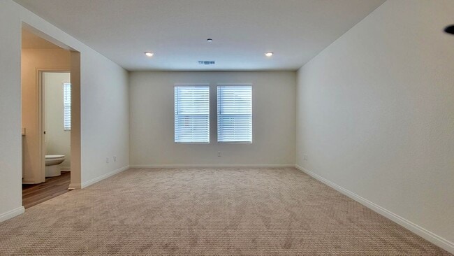 Building Photo - 3943 E Carmel Privado
