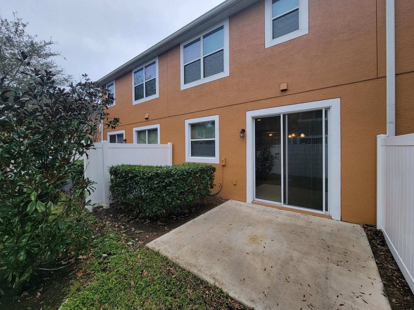 Building Photo - 9571 Silver Buttonwood St