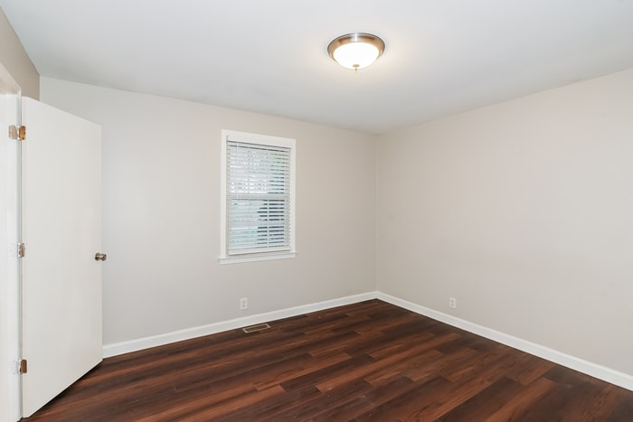 Building Photo - 107 Woodridge Dr