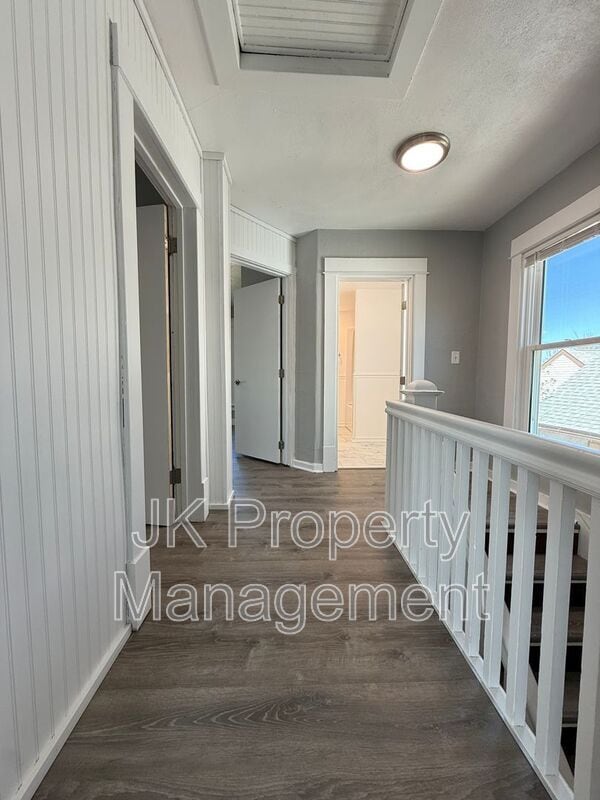 Building Photo - 913 5th Ave N