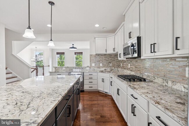 Building Photo - 10290 Greenspire Dr