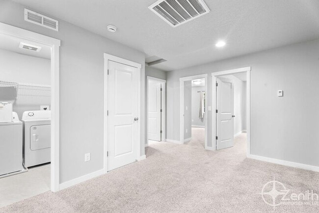 Building Photo - 4712 NE 37th Ct