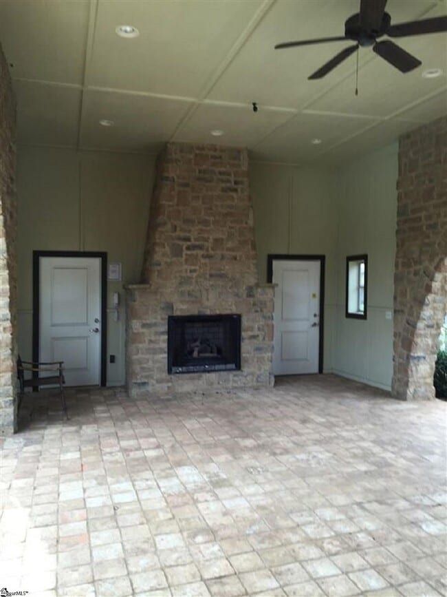 Building Photo - 101 West Ln