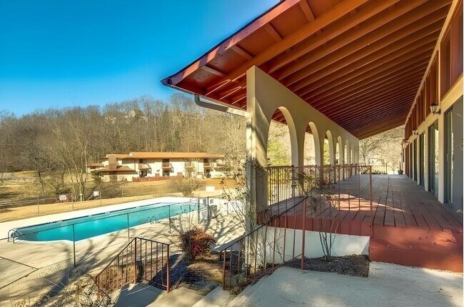 Building Photo - 214 Old Hickory Blvd