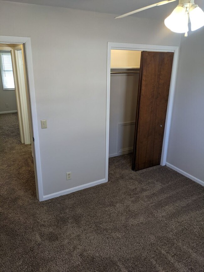 Building Photo - 302 Proctor Ln