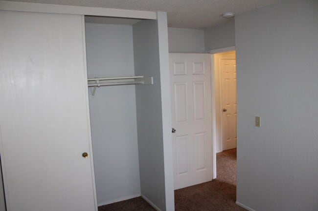 Building Photo - 1872 Tesoro Ct