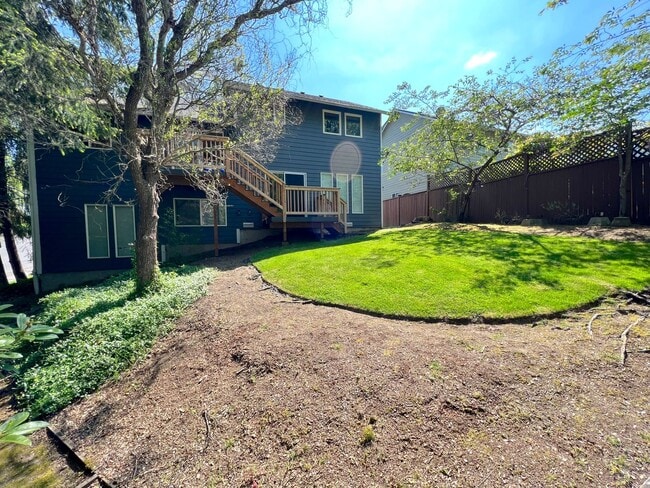 Building Photo - Spacious Upgraded Bothell/North Kirkland Home!