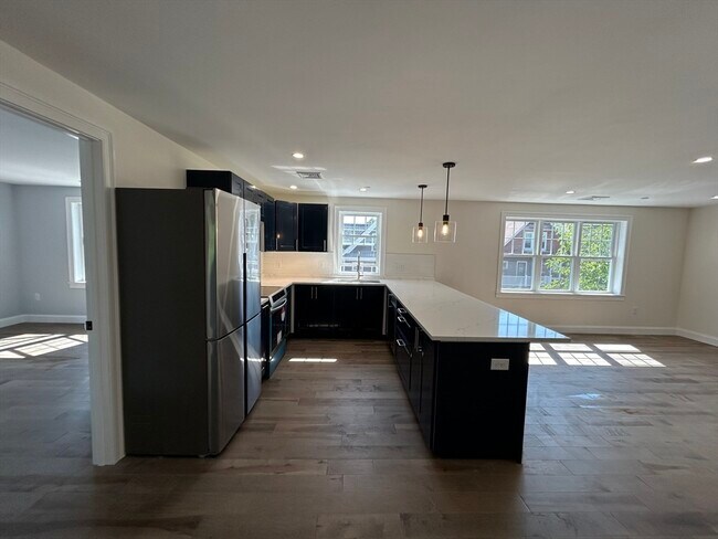 Building Photo - 33 Colberg Ave