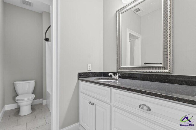 Building Photo - 300 Cheshire Dr