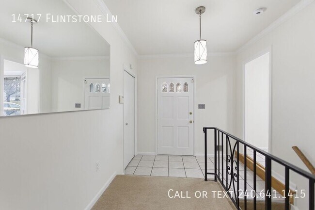 Building Photo - 14717 Flintstone Ln