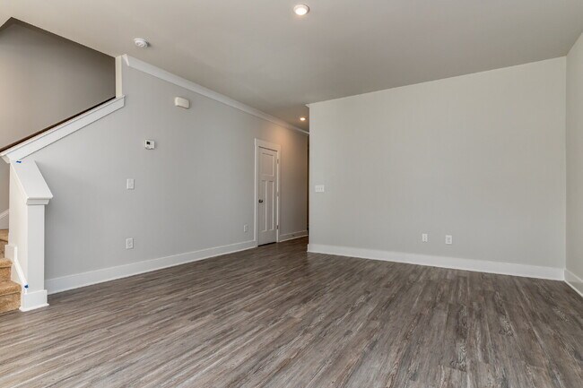 Building Photo - Elegant 3 Bedroom 2.5 Bathroom Townhome Near Downtown Greenville $1,850/mo rent