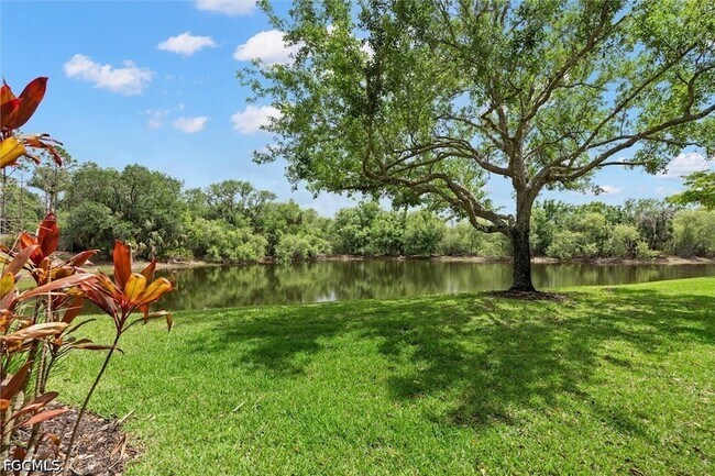 Building Photo - 3210 Cottonwood Bend