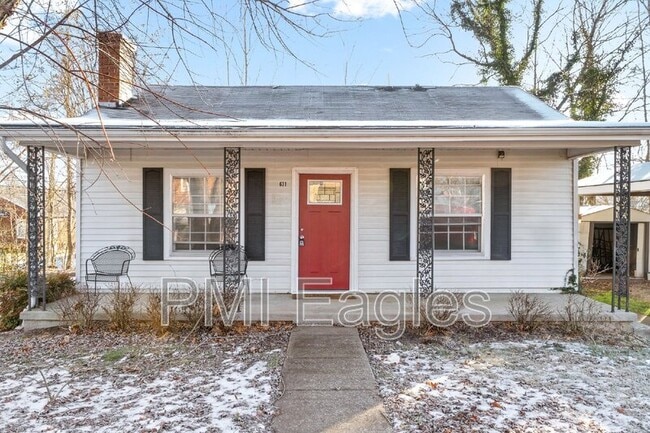 Primary Photo - 631 Ernest St