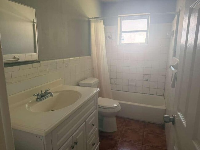 Building Photo - 314 Douglass Ave