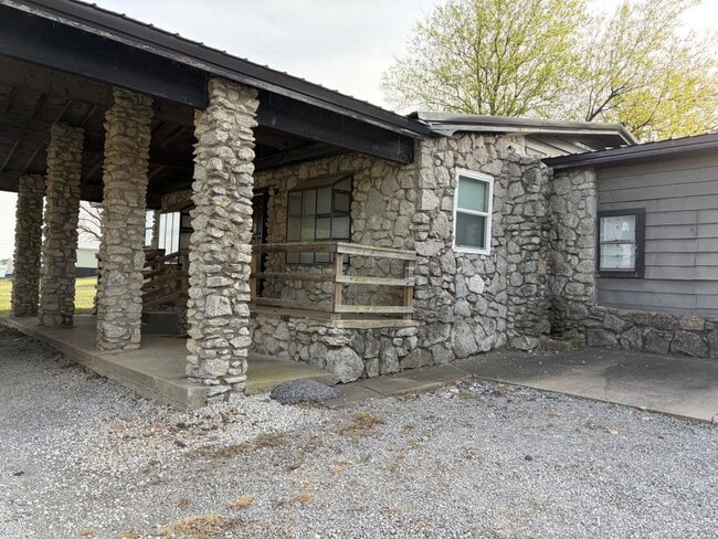 Building Photo - 17822 S Bryant Rd