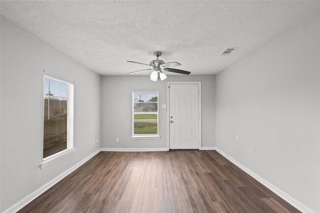 Building Photo - 419 N Parrish St