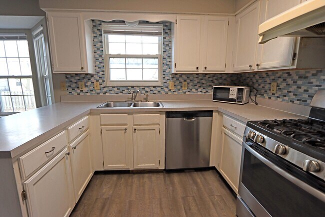 Building Photo - 4862 Roger Allen Ct