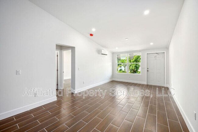 Building Photo - 4011 36th Ct