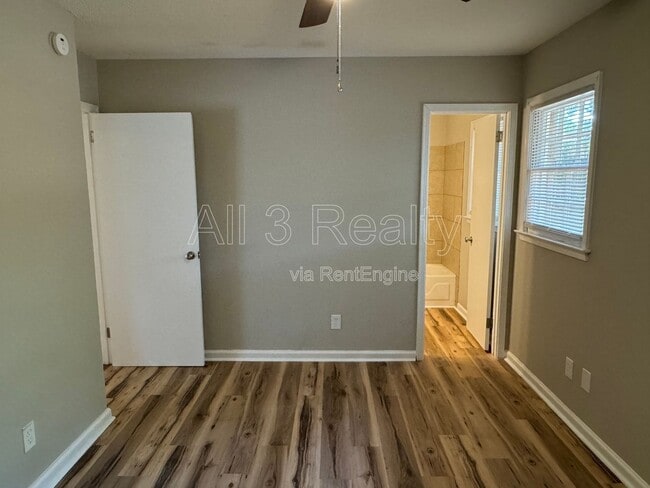 Building Photo - 457 Mulligan Dr