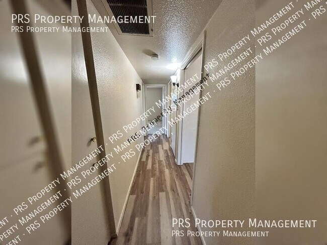 Building Photo - 6926 E Windsor Ave