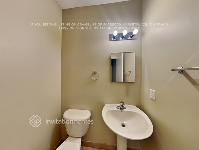 Building Photo - 1428 W Wickham Cir