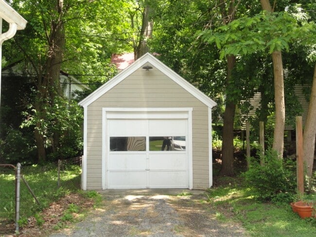 Primary Photo - 1209 S W Ave