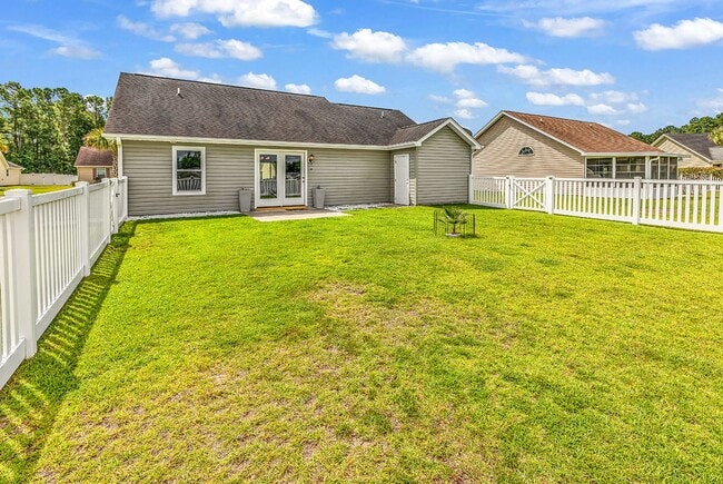 Building Photo - Beautiful 3bd/3ba WITH fenced in yard! UNFURNISHED!