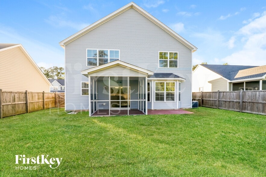 Building Photo - 426 Village Park Dr