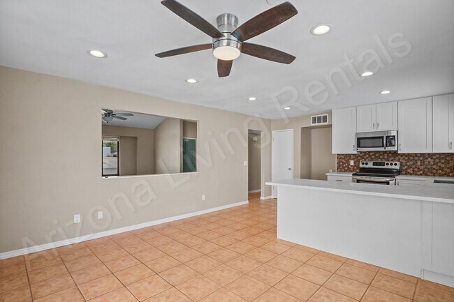 Building Photo - PET FRIENDLY POOL HOME