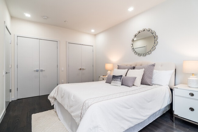 Building Photo - 6122 HUDSON Ave