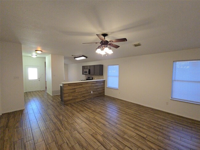 Building Photo - 5006 Mill Creek Dr