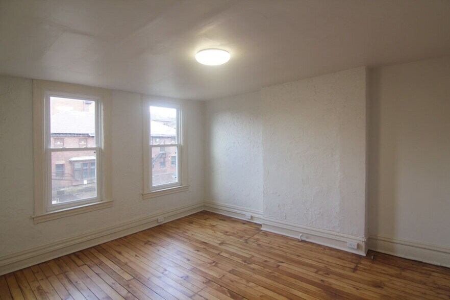 Building Photo - 315 South Ave