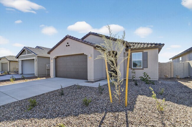 Building Photo - Modern 3BR Living with Resort-Style Amenities in Magma Vista Ranch